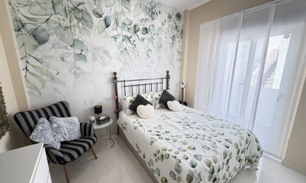 Resale - Villa -
Villamartín - Villamartin