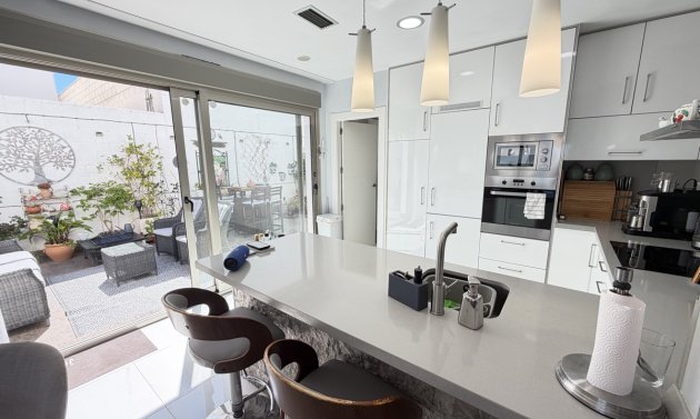 Resale - Villa -
Villamartín - Villamartin