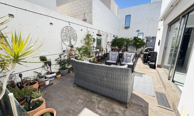Resale - Villa -
Villamartín - Villamartin