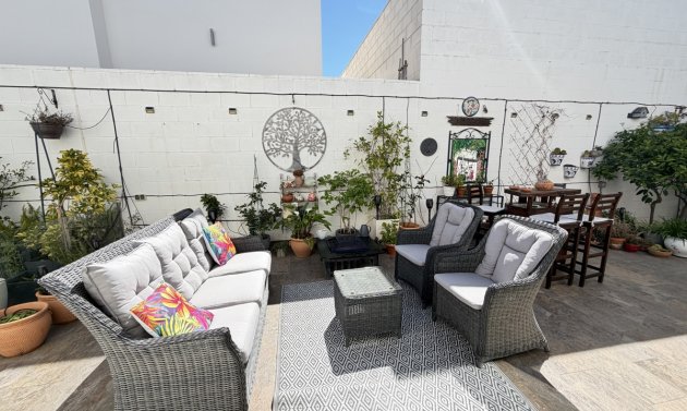 Resale - Villa -
Villamartín - Villamartin