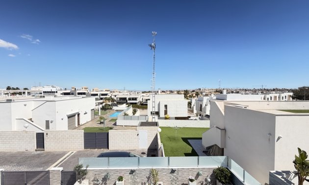 Resale - Villa -
Villamartín - Villamartin