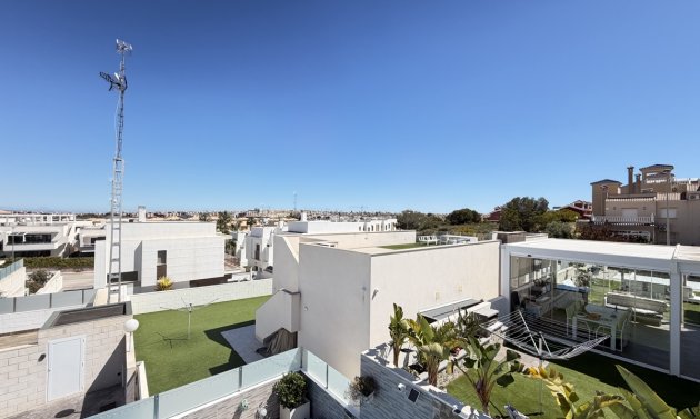 Resale - Villa -
Villamartín - Villamartin