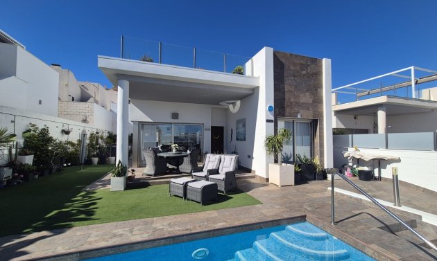 Resale - Villa -
Villamartín - Villamartin
