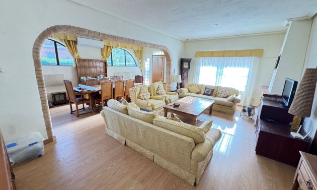 Resale - Villa -
Cabo Roig