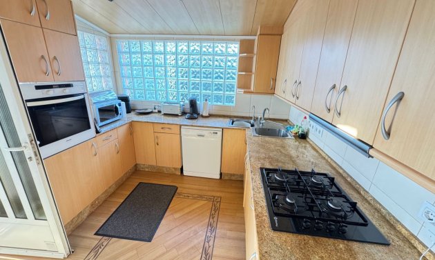 Resale - Villa -
Cabo Roig