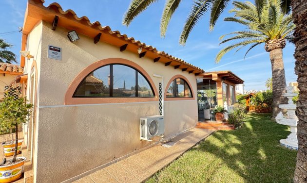 Resale - Villa -
Cabo Roig