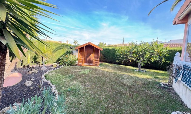 Resale - Villa -
Cabo Roig