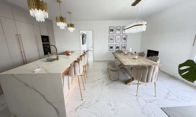 Resale - Villa -
Villamartín - Villamartin