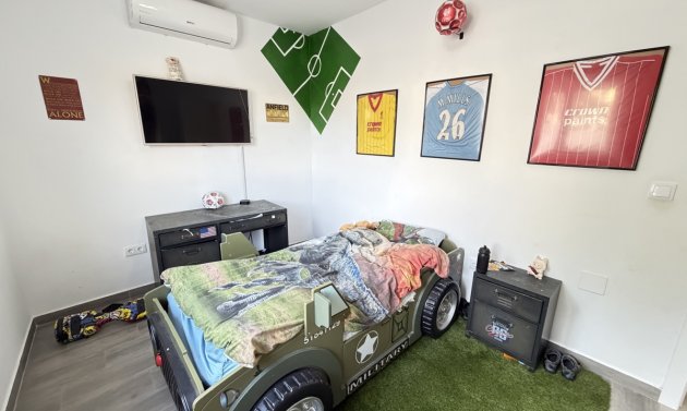 Resale - Villa -
Villamartín - Villamartin