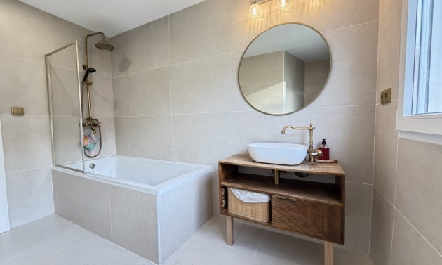 Resale - Villa -
Villamartín - Villamartin