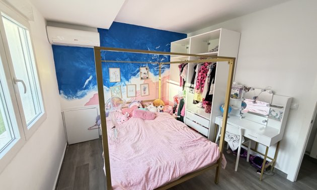 Resale - Villa -
Villamartín - Villamartin