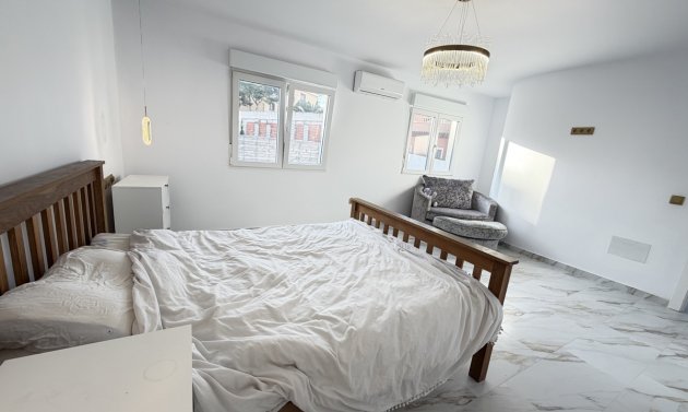 Resale - Villa -
Villamartín - Villamartin
