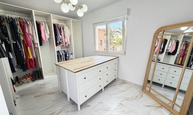 Resale - Villa -
Villamartín - Villamartin