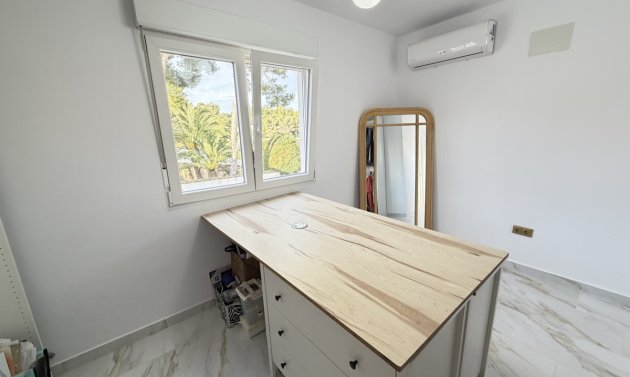 Resale - Villa -
Villamartín - Villamartin