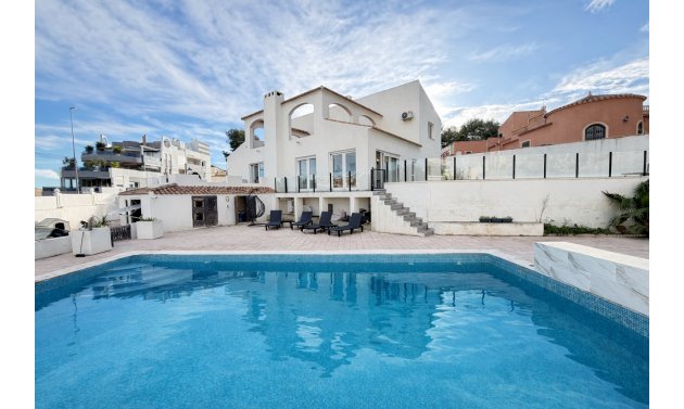 Resale - Villa -
Villamartín - Villamartin
