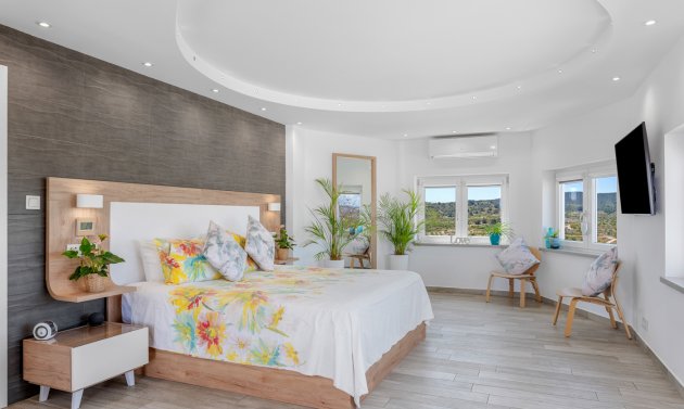 Reventa - Villa -
Torremendo