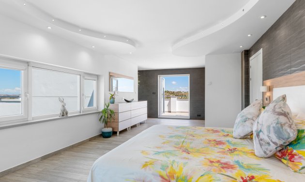 Reventa - Villa -
Torremendo