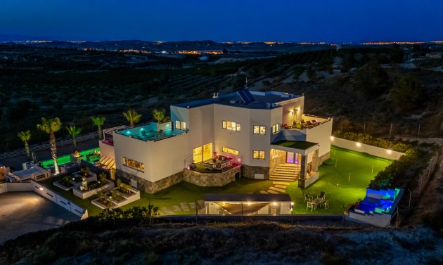 Reventa - Villa -
Torremendo