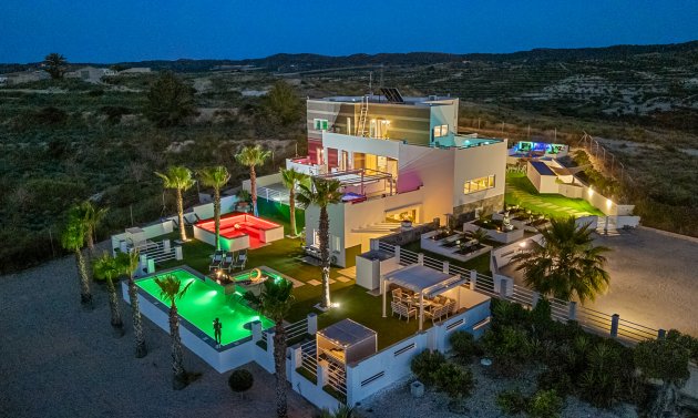 Reventa - Villa -
Torremendo