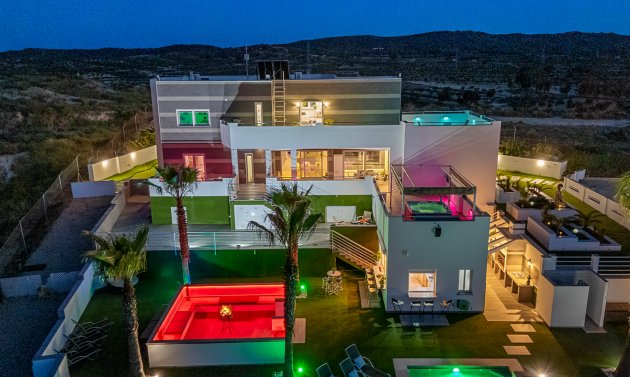 Reventa - Villa -
Torremendo