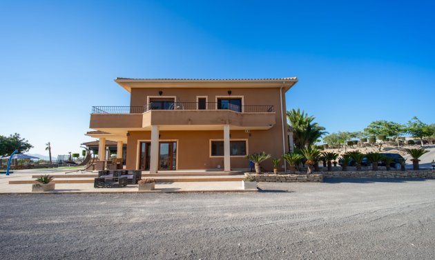 Återförsäljning - Villa -
Torremendo