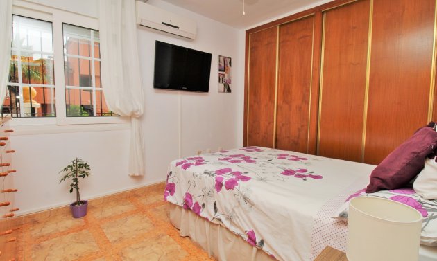 Reventa - Apartament -
Villamartín - PAU 8