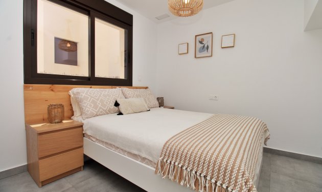 Wiederverkauf - Villa -
Villamartín - PAU 8