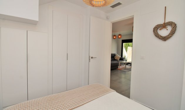 Wiederverkauf - Villa -
Villamartín - PAU 8