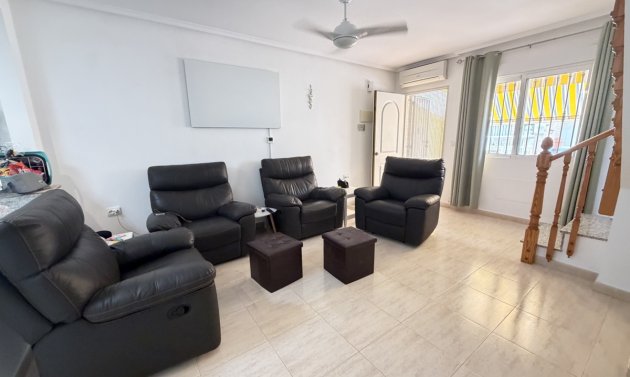 Resale - Townhouse -
Villamartín - Villamartin