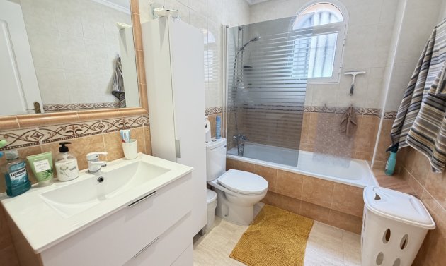 Resale - Townhouse -
Villamartín - Villamartin