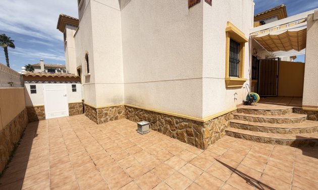 Resale - Townhouse -
Villamartín - Villamartin