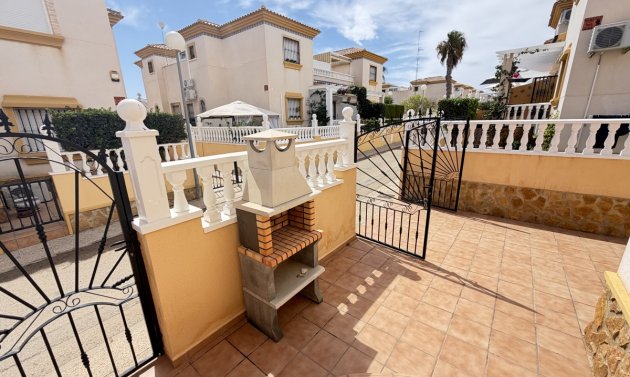 Resale - Townhouse -
Villamartín - Villamartin