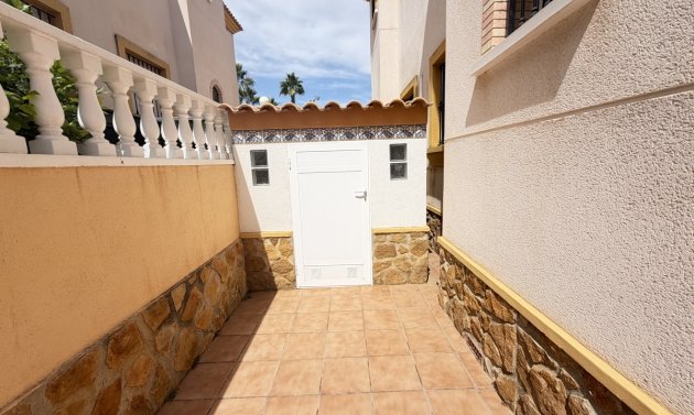 Resale - Townhouse -
Villamartín - Villamartin