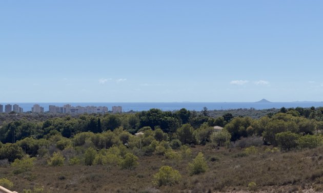 Reventa - Adosado -
Campoamor Golf