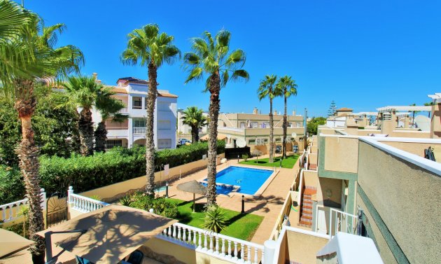 Återförsäljning - Villa -
Villamartín - Las Violetas