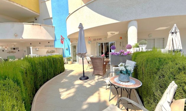 Resale - Apartament -
Orihuela Costa - Villamartín