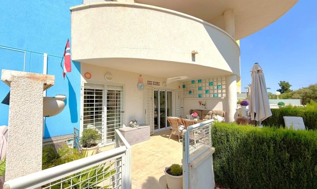 Resale - Apartament -
Orihuela Costa - Villamartín