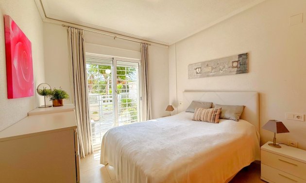 Resale - Apartament -
Orihuela Costa - Villamartín