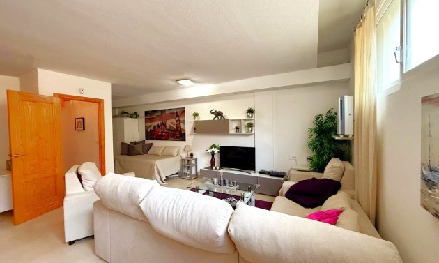 Resale - Apartament -
Orihuela Costa - Villamartín