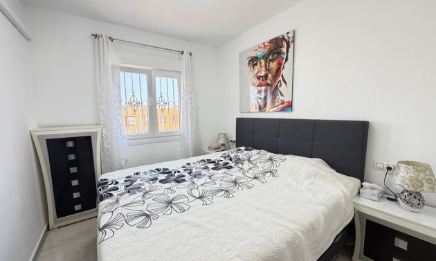 Resale - Apartment -
Cabo Roig