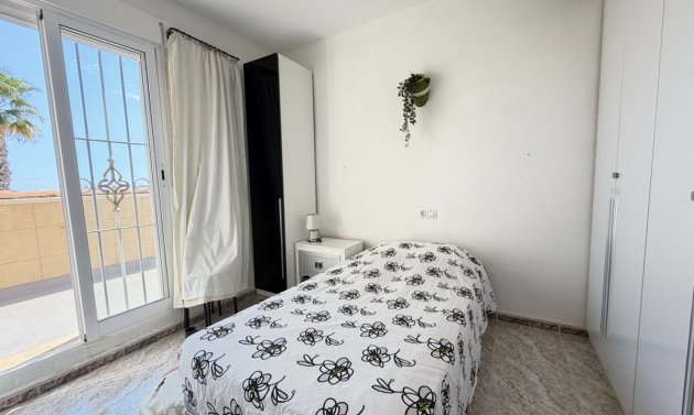Resale - Apartment -
Cabo Roig