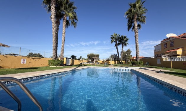 Resale - Apartment -
Cabo Roig