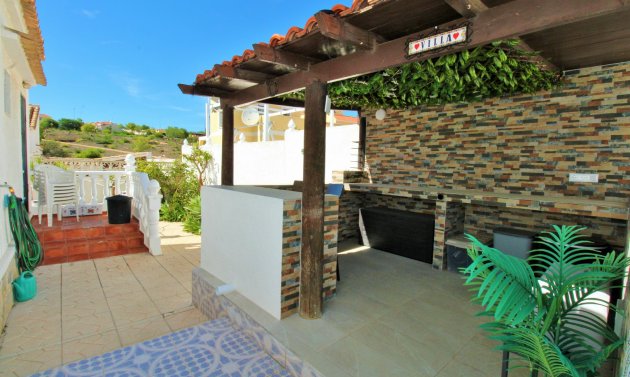 Återförsäljning - Villa -
Villamartín - Villamartin