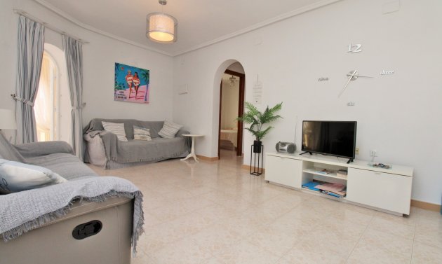 Återförsäljning - Villa -
Villamartín - Villamartin