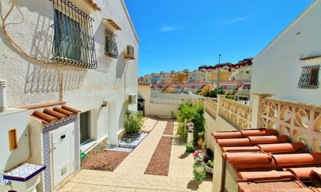 Återförsäljning - Villa -
Villamartín - Villamartin