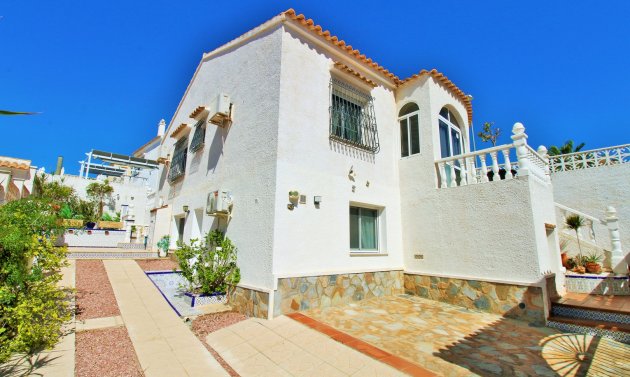 Återförsäljning - Villa -
Villamartín - Villamartin