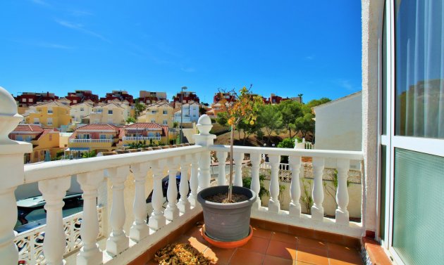 Återförsäljning - Villa -
Villamartín - Villamartin