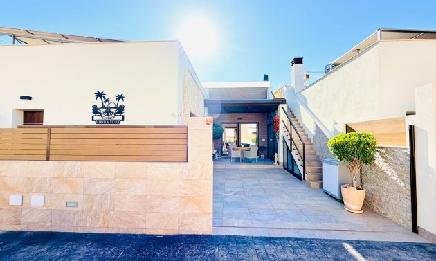 Resale - Semi Detached Villa -
Los Montesinos