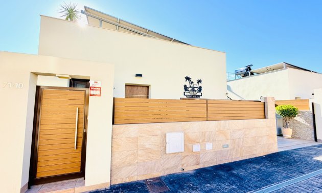 Resale - Semi Detached Villa -
Los Montesinos