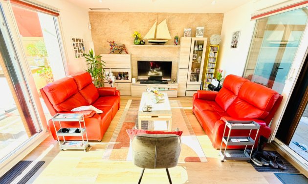 Resale - Semi Detached Villa -
Los Montesinos